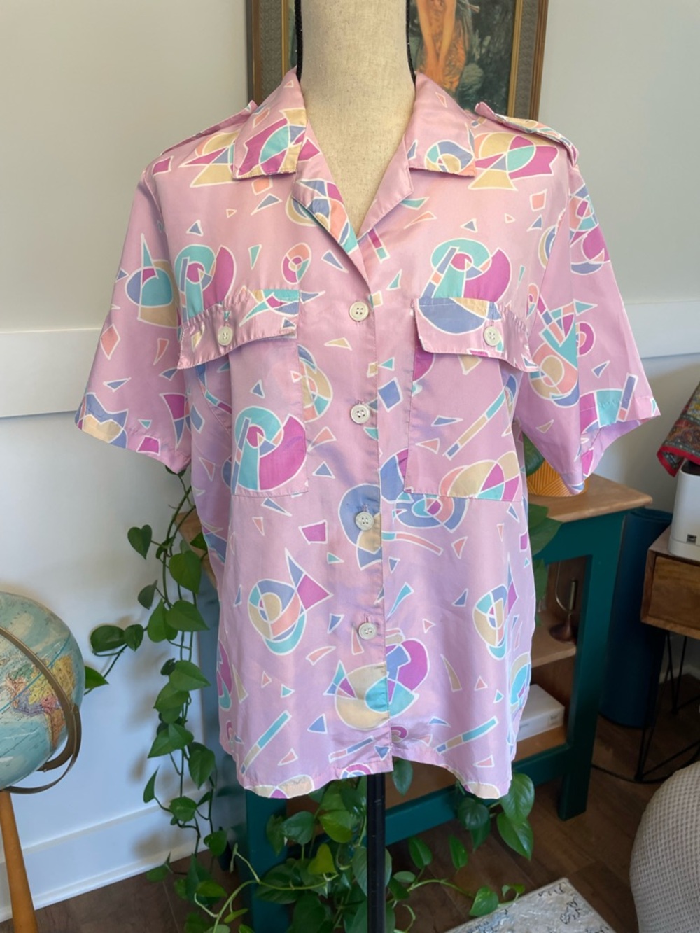 Petite Impressions Pastel Geometric Abstract Vintage Women’s Button Down